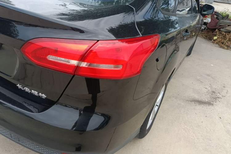 Used Ford Focus 2017 Sedan 1.6L Automatic Comfort Plus SmartDrive Edition Right Rear Taillight