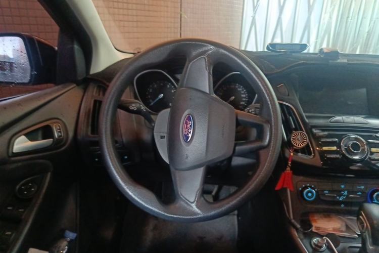 Used Ford Focus 2017 Hatchback 1.6L Automatic Comfort Plus SmartDrive Edition Steering Wheel