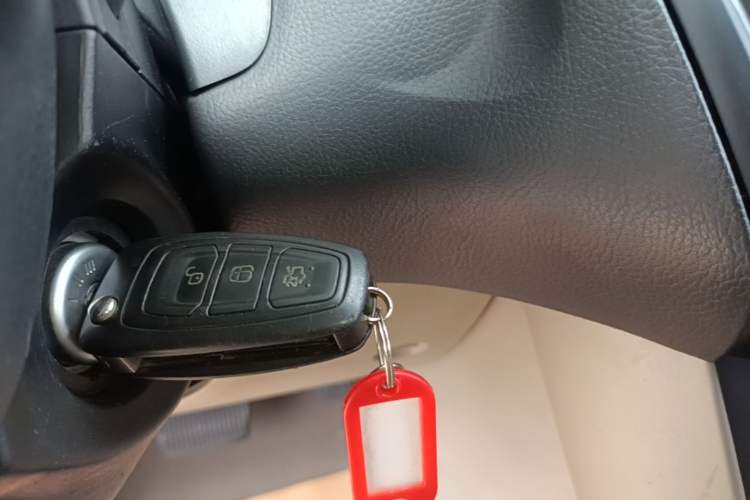 Used Ford Focus 2017 Sedan 1.6L Automatic Comfort Plus SmartDrive Edition Vehicle Key
