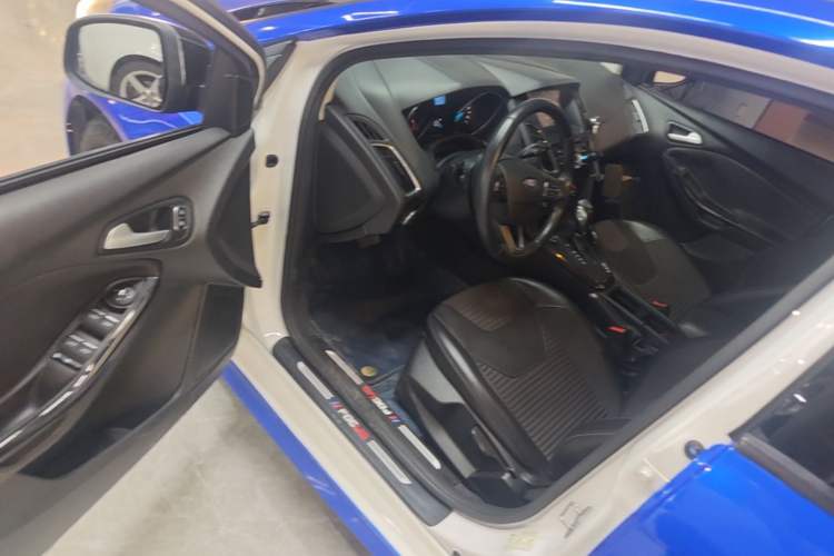 Used Ford Focus 2017 Hatchback 1.6L Automatic Fashion Edition Smart Drive Version Driver Seat
