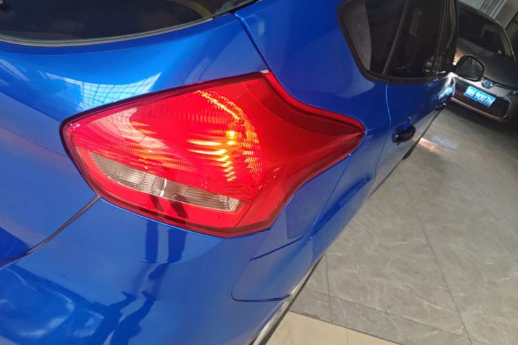 Used Ford Focus 2017 Hatchback 1.6L Automatic Fashion Edition Smart Drive Version Right Rear Taillight