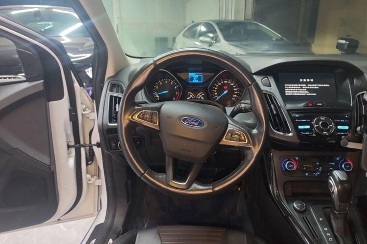 Used Ford Focus 2017 Hatchback 1.6L Automatic Fashion Edition Smart Drive Version Steering Wheel