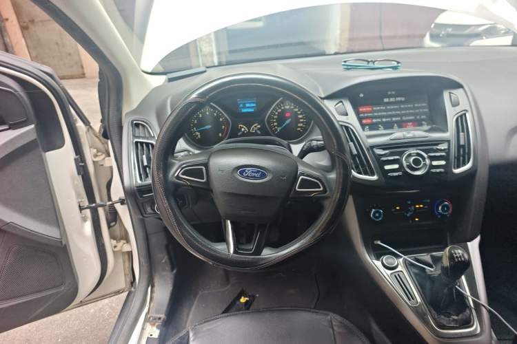 Used Ford Focus 2017 Hatchback 1.6L Manual Comfort Plus SmartDrive Edition Steering Wheel