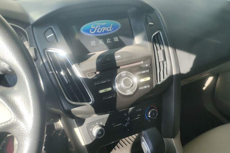 Used Ford Focus 2017 Sedan 1.6L Automatic Comfort Plus SmartDrive Edition Audio And AC Panel