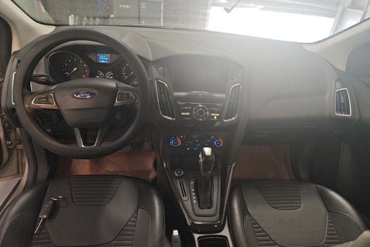 Used Ford Focus 2017 Sedan 1.6L Automatic Fashion Edition Smart Drive Version Center Console