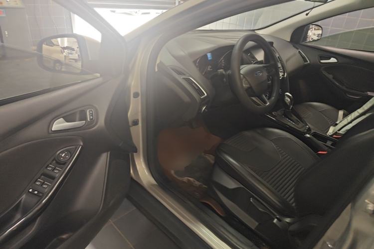 Used Ford Focus 2017 Sedan 1.6L Automatic Fashion Edition Smart Drive Version Driver Seat