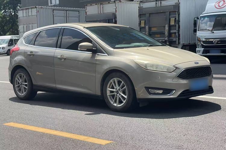 Used Ford Focus 2017 Hatchback EcoBoost 125 Automatic - Ultra-Powerful Style Edition with Smart Drive Features Exterior 2
