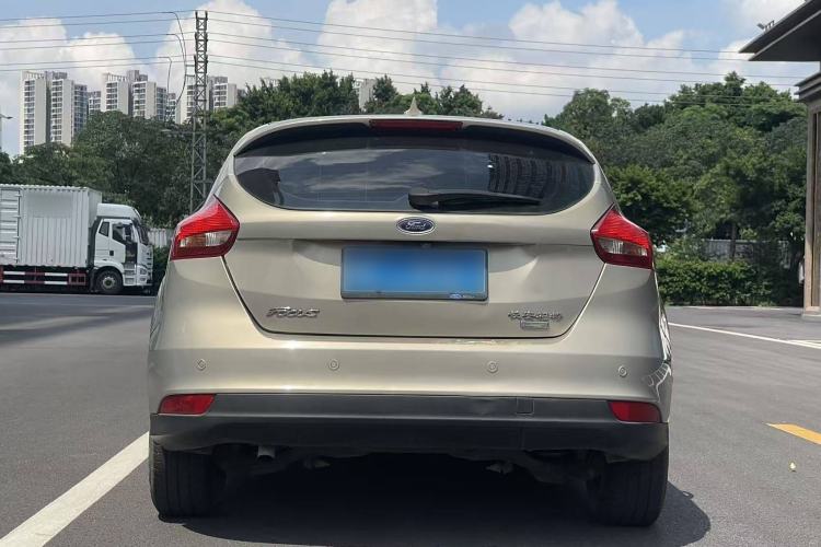 Used Ford Focus 2017 Hatchback EcoBoost 125 Automatic - Ultra-Powerful Style Edition with Smart Drive Features Exterior 4
