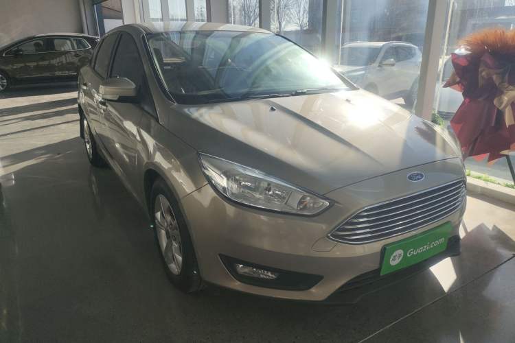Used Ford Focus 2017 Sedan 1.6L Automatic Comfort Plus SmartDrive Edition Front Right 45 Deg