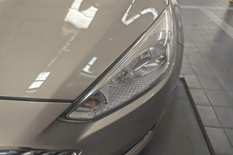 Used Ford Focus 2017 Sedan 1.6L Automatic Fashion Edition Smart Drive Version Left Front Headlight