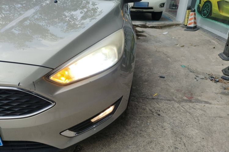 Used Ford Focus 2017 Hatchback EcoBoost 125 Automatic - Ultra-Powerful Style Edition with Smart Drive Features Left Front Headlight