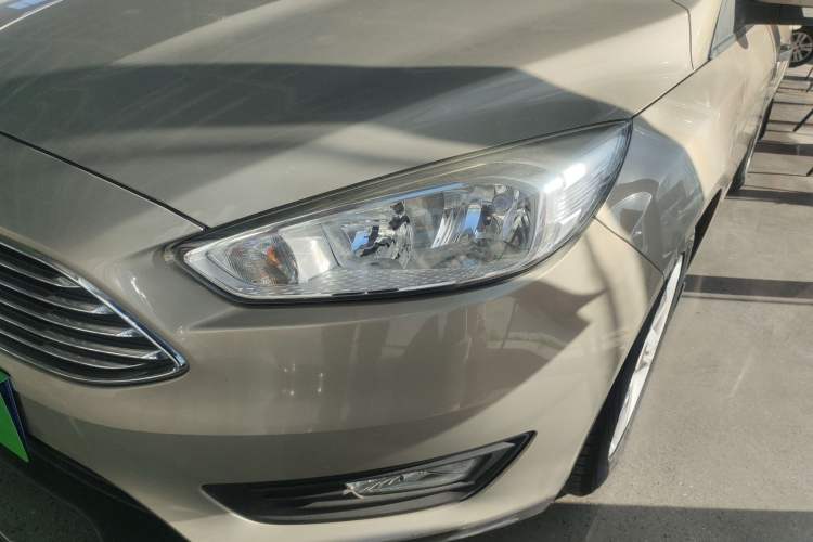 Used Ford Focus 2017 Sedan 1.6L Automatic Comfort Plus SmartDrive Edition Left Front Headlight