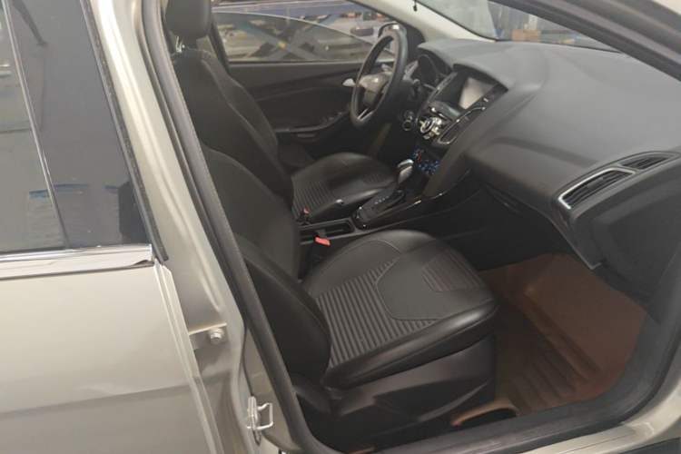 Used Ford Focus 2017 Sedan 1.6L Automatic Fashion Edition Smart Drive Version Right Front Seat