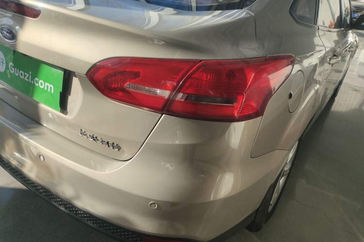 Used Ford Focus 2017 Sedan 1.6L Automatic Comfort Plus SmartDrive Edition Right Rear Taillight