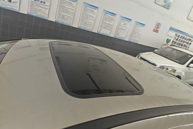 Used Ford Focus 2017 Sedan 1.6L Automatic Fashion Edition Smart Drive Version Roof