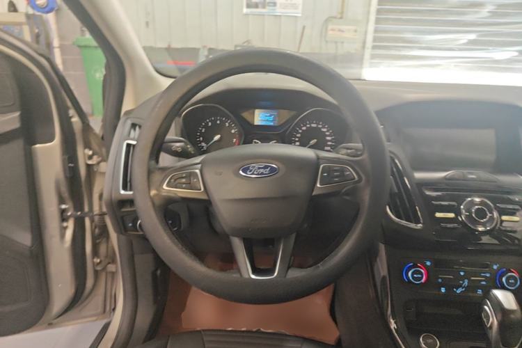 Used Ford Focus 2017 Sedan 1.6L Automatic Fashion Edition Smart Drive Version Steering Wheel