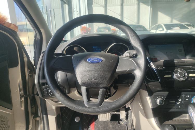 Used Ford Focus 2017 Sedan 1.6L Automatic Comfort Plus SmartDrive Edition Steering Wheel