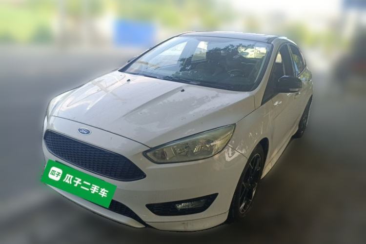 Used Ford Focus 2017 1.5T CTCC White and Black Limited Edition Guazi used car, China used car export, Used car for sale, Used Ford cars, Cheapest cars for sale