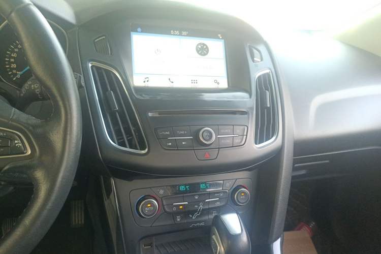 Used Ford Focus 2017 1.5T CTCC White and Black Limited Edition Audio And AC Panel