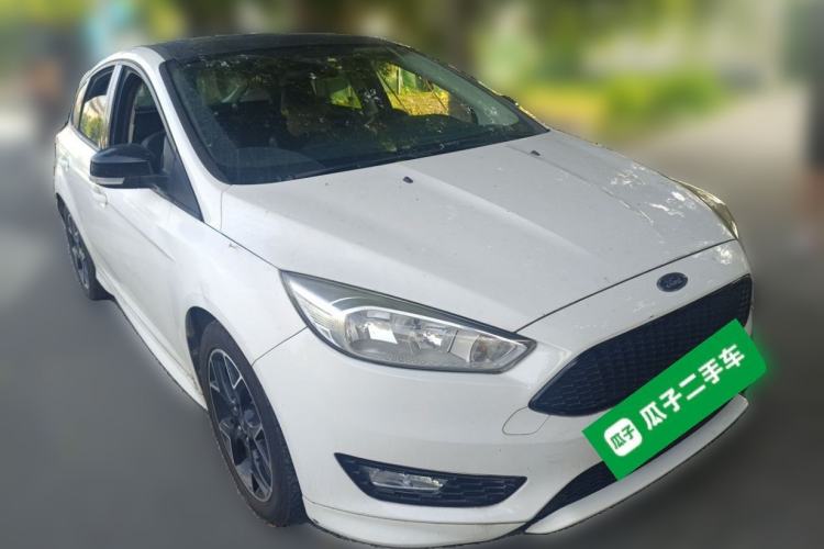 Used Ford Focus 2017 1.5T CTCC White and Black Limited Edition Front Right 45 Deg
