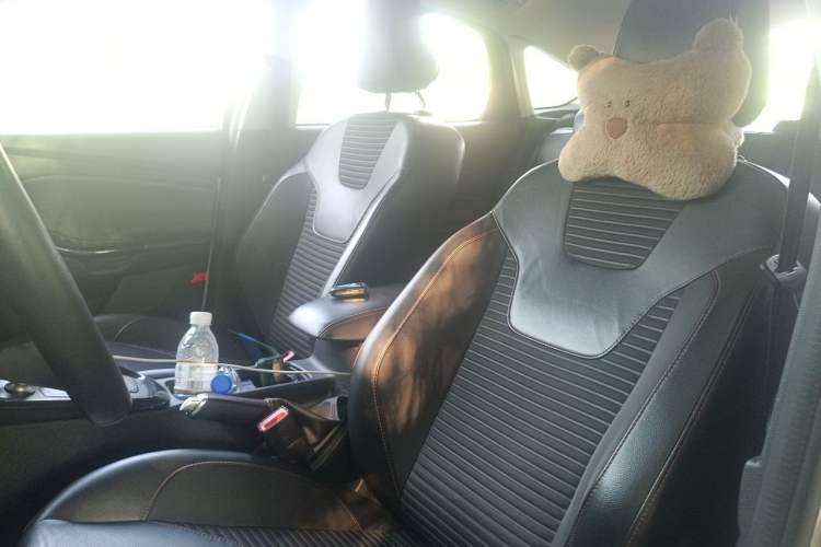 Used Ford Focus 2017 1.5T CTCC White and Black Limited Edition Left Front Seat