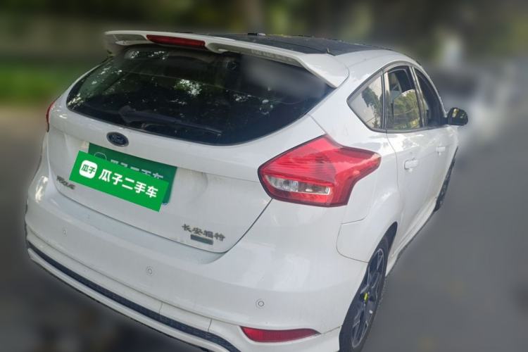 Used Ford Focus 2017 1.5T CTCC White and Black Limited Edition Rear Right 45 Deg