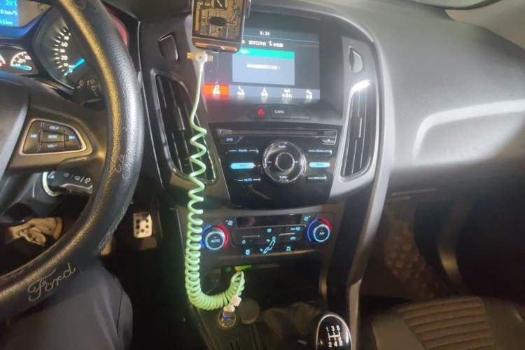 Used Ford Focus 2017 Sedan 1.6L Manual Fashion Edition Smart Drive Version Audio And AC Panel
