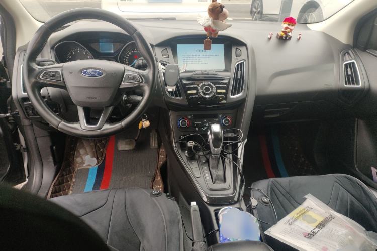 Used Ford Focus 2017 Hatchback EcoBoost 125 Automatic - Ultra-Powerful Style Edition with Smart Drive Features Center Console