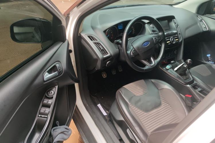 Used Ford Focus 2017 Hatchback 1.6L Manual Fashion Edition SmartDrive Version Driver Seat