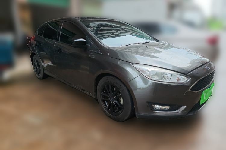 Used Ford Focus 2017 Hatchback 1.6L Manual Fashion Edition SmartDrive Version Front Right 45 Deg