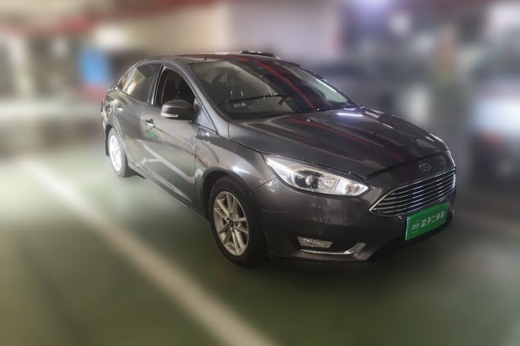 Used Ford Focus 2017 Sedan 1.6L Manual Fashion Edition Smart Drive Version Front Right 45 Deg