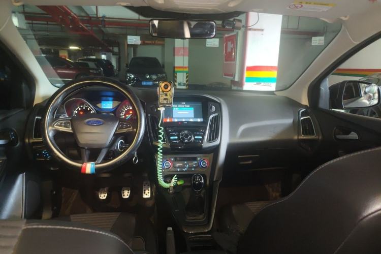 Used Ford Focus 2017 Sedan 1.6L Manual Fashion Edition Smart Drive Version Headliner