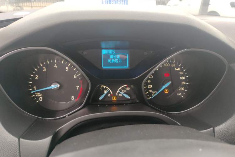 Used Ford Focus 2017 Hatchback EcoBoost 125 Automatic - Ultra-Powerful Style Edition with Smart Drive Features Instrument Cluster