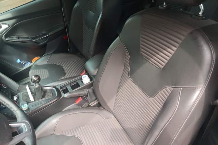 Used Ford Focus 2017 Hatchback 1.6L Manual Fashion Edition SmartDrive Version Left Front Seat