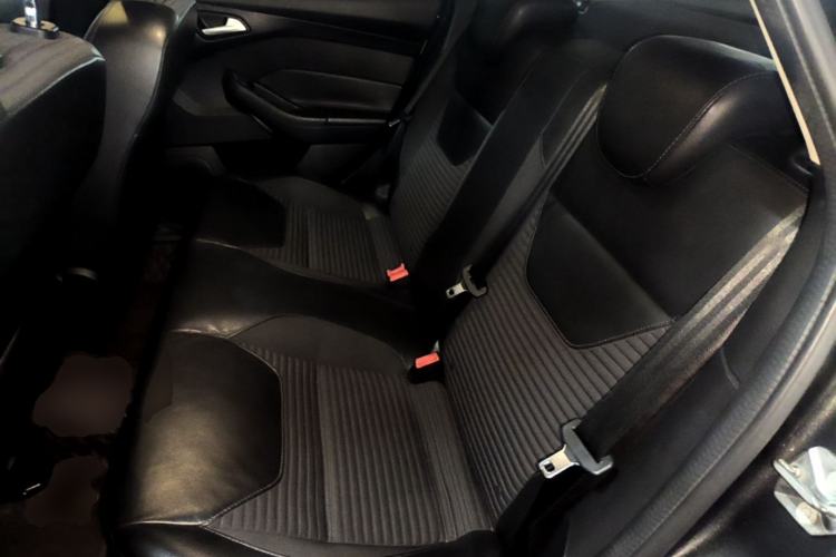 Used Ford Focus 2017 Sedan 1.6L Manual Fashion Edition Smart Drive Version Left Rear Seat