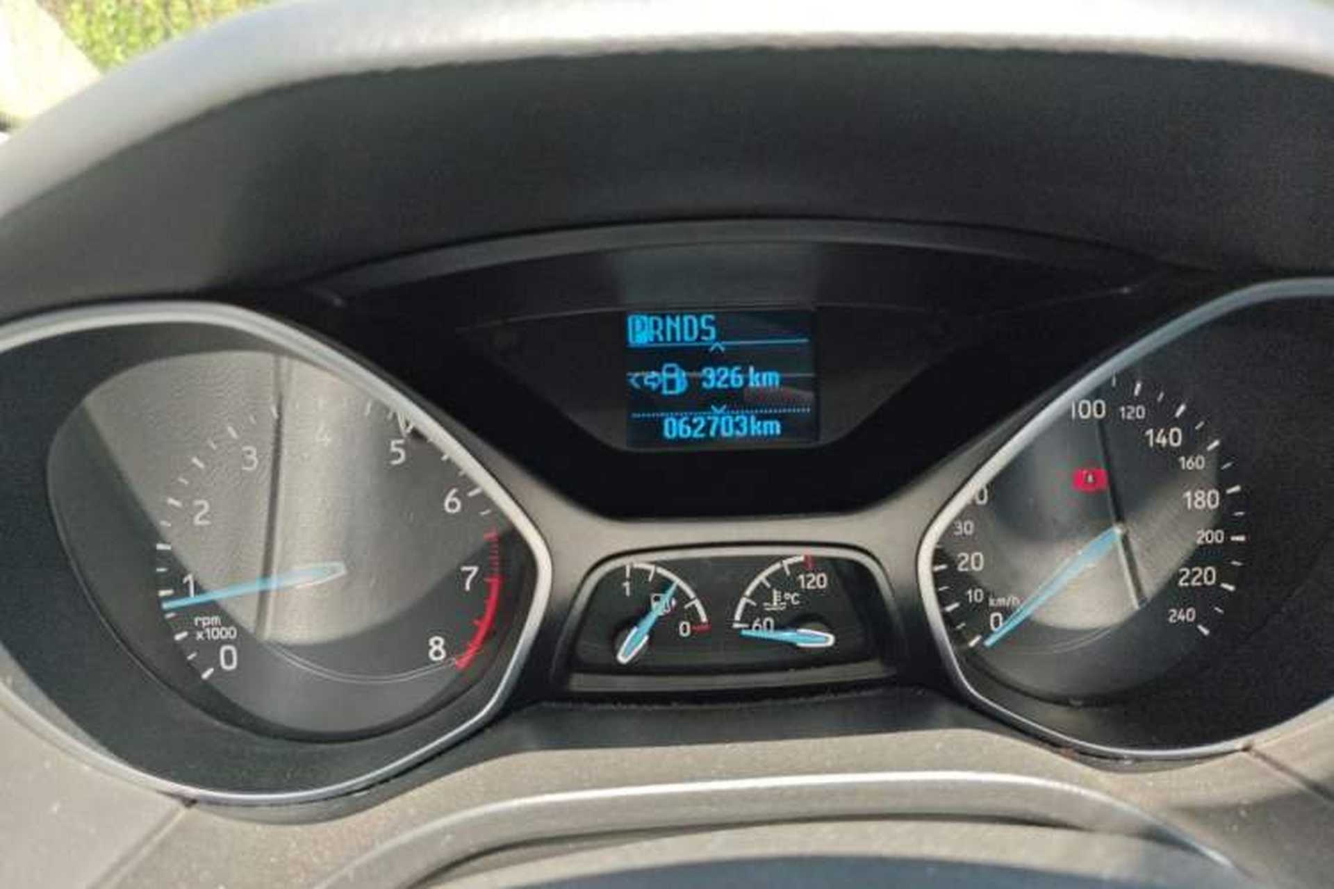 Used Ford Focus 2017 Sedan 1.6L Automatic Fashion Edition Smart Drive Version Odometer Close Up