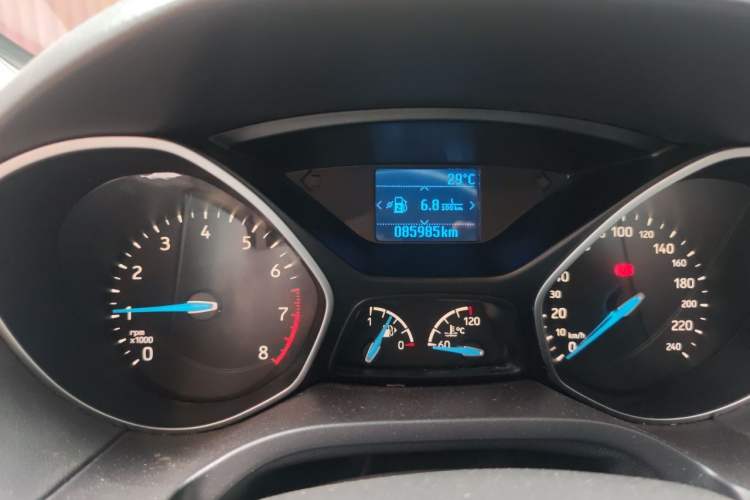 Used Ford Focus 2017 Hatchback 1.6L Manual Fashion Edition SmartDrive Version Odometer Close Up
