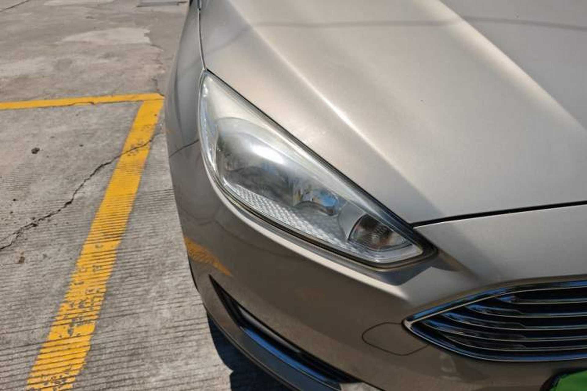 Used Ford Focus 2017 Sedan 1.6L Automatic Fashion Edition Smart Drive Version Right Front Headlight