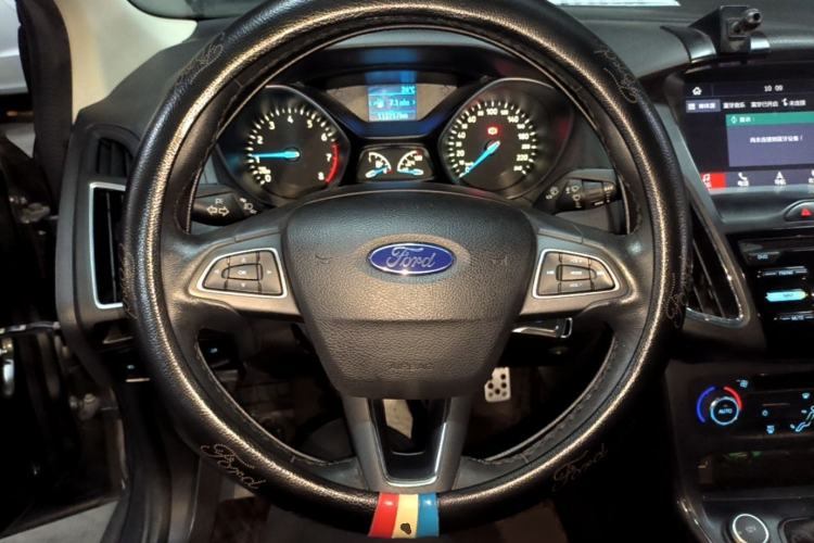 Used Ford Focus 2017 Sedan 1.6L Manual Fashion Edition Smart Drive Version Steering Wheel