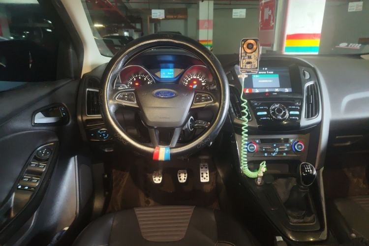 Used Ford Focus 2017 Sedan 1.6L Manual Fashion Edition Smart Drive Version Steering Wheel