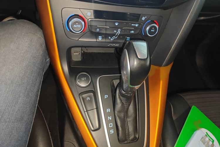 Used Ford Focus 2017 Hatchback EcoBoost 180 Automatic Sport Model Gear Lever