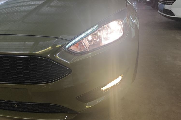 Used Ford Focus 2017 Hatchback EcoBoost 180 Automatic Sport Model Left Front Headlight