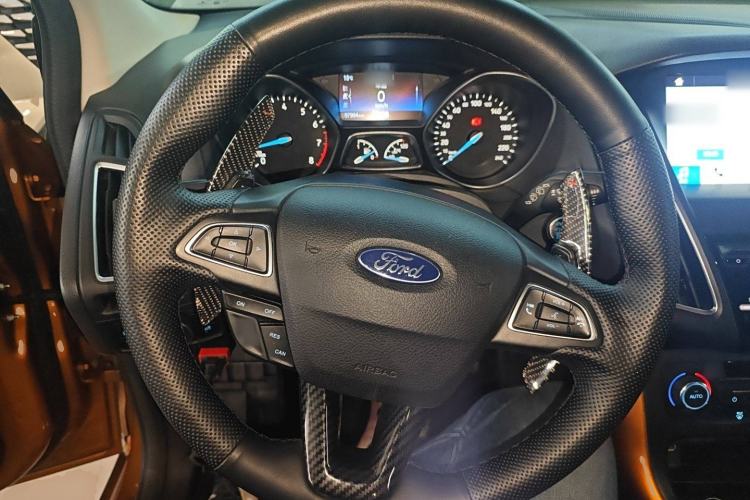 Used Ford Focus 2017 Hatchback EcoBoost 180 Automatic Sport Model Steering Wheel