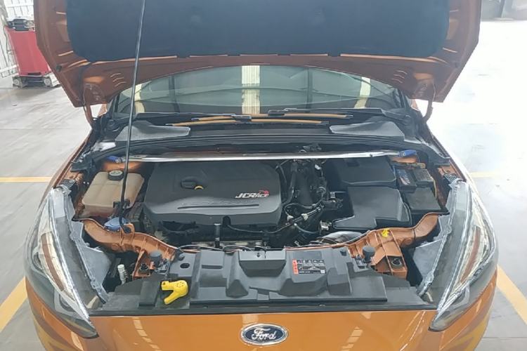 Used Ford Focus 2017 Hatchback EcoBoost 180 Automatic Sport Model Engine Bay
