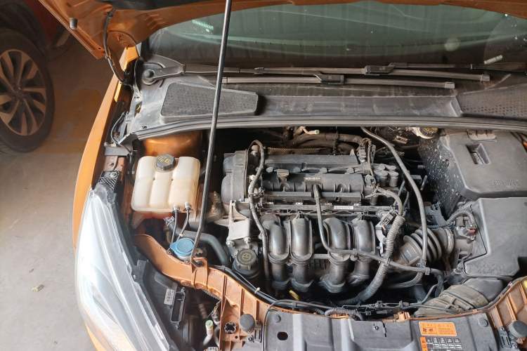 Used Ford Focus 2017 Hatchback 1.6L Automatic Comfort Plus SmartDrive Edition Engine Bay Right
