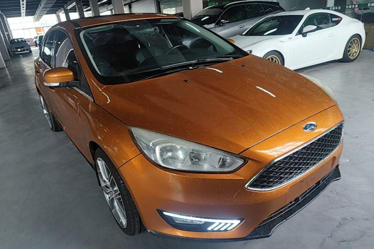 Used Ford Focus 2017 Hatchback EcoBoost 180 Automatic Elite Model Exterior 1