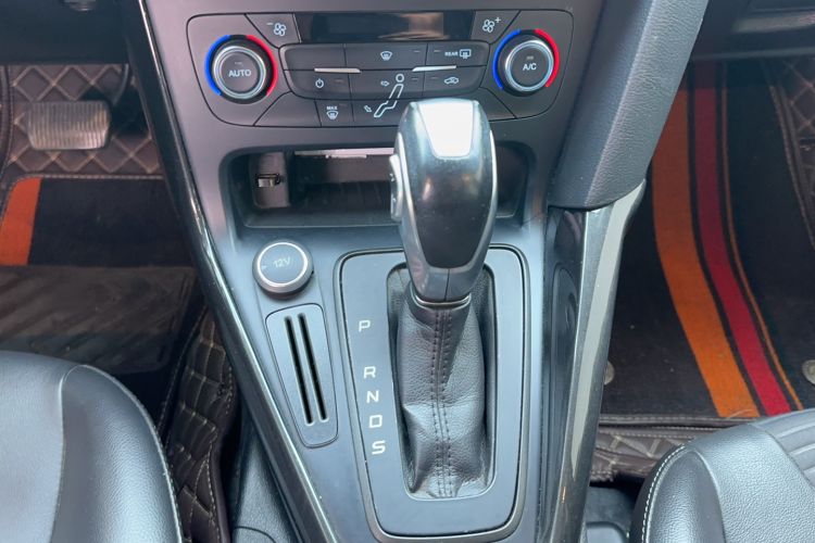 Used Ford Focus 2017 Hatchback 1.6L Automatic Fashion Edition Smart Drive Version Gear Lever