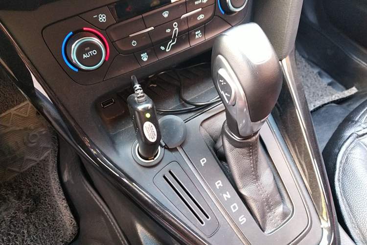 Used Ford Focus 2017 Hatchback 1.6L Automatic Fashion Edition Smart Drive Version Gear Lever