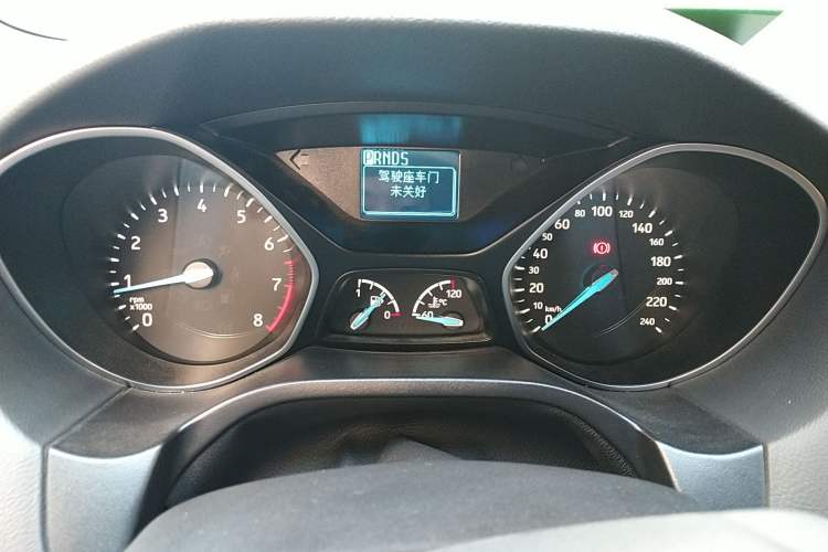 Used Ford Focus 2017 Hatchback 1.6L Automatic Fashion Edition Smart Drive Version Instrument Cluster