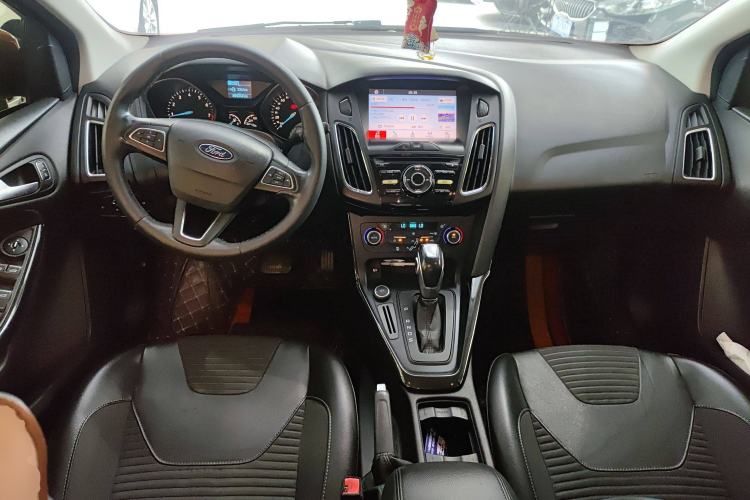 Used Ford Focus 2017 Hatchback 1.6L Automatic Fashion Edition Smart Drive Version Interior 2